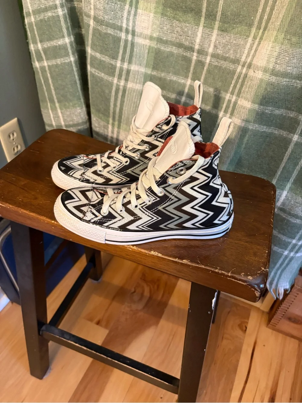 Converse x Missoni Women's chevron knit High-Top Sneakers - Picture 3 of 9